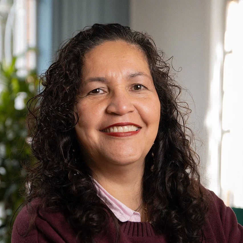 Melba Judith Garcia, Asistente administrativa 