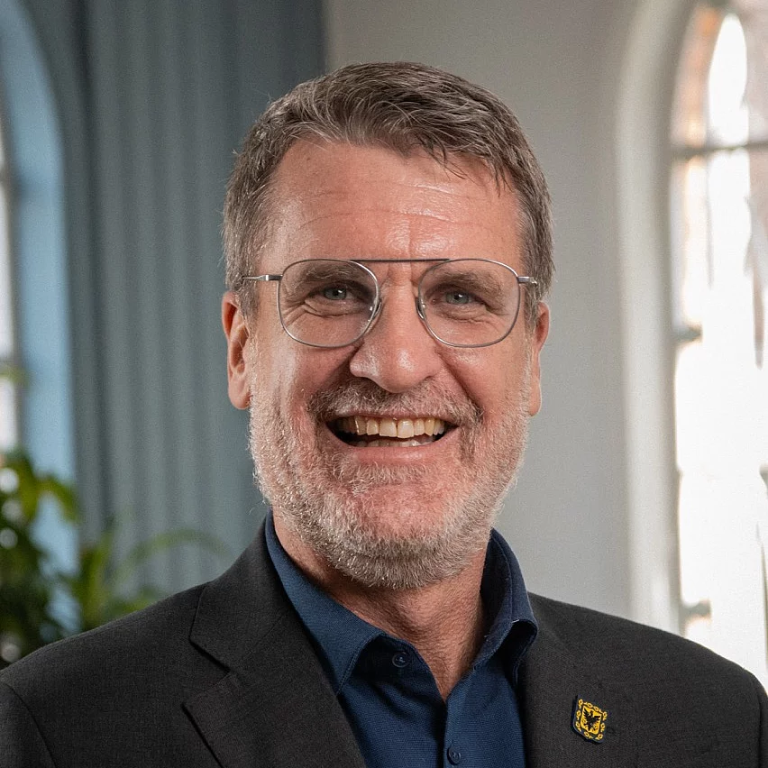 Oliver Üllenberg, Director
