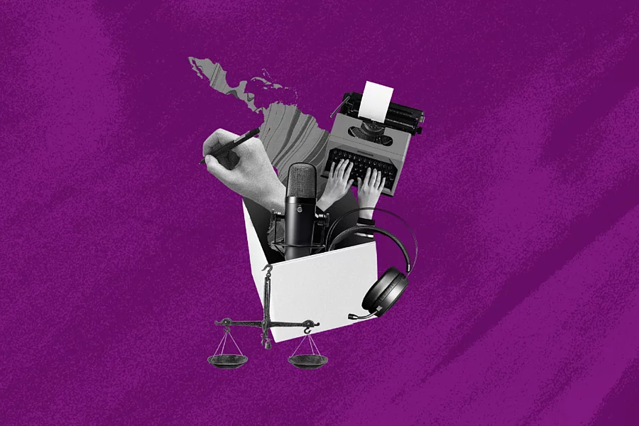 Collage en blanco y negro sobre fondo morado con elementos que representan comunicación y justicia: un mapa de América Latina, manos escribiendo a máquina, un micrófono, audífonos, una mano con bolígrafo y una balanza